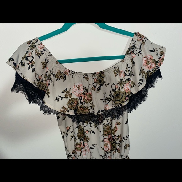 Floral Romper - Picture 5 of 6